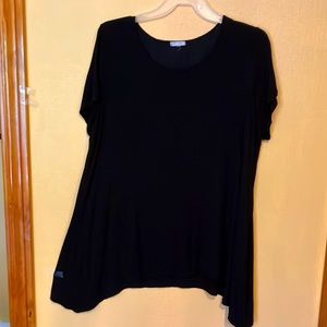 2X Black, swingy, tunic top, with peekaboo back!